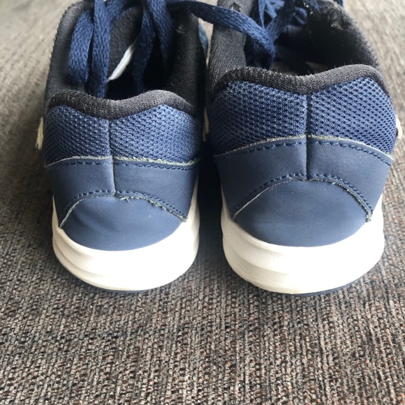 Toddler Boys Nike’s - Picture 4 of 5